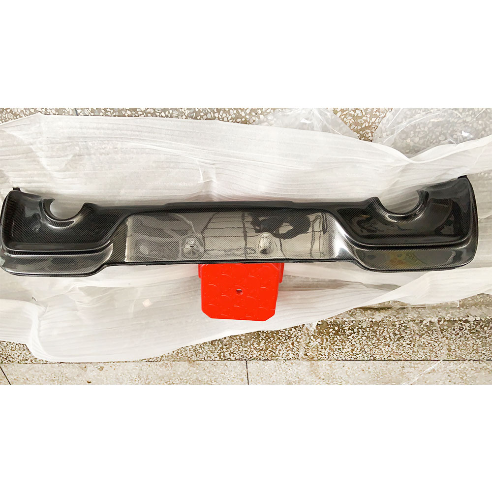 Carbon Fiber Rear Bumper Lip D - M Tech Accessories reseña y precio
